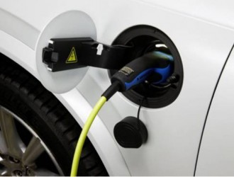 电动汽车行驶途中没电了应该如何处置？