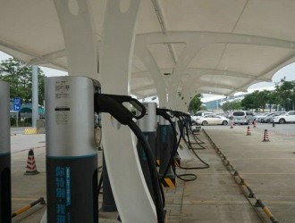 广州白云机场P5停车场42个充电桩投入试运行