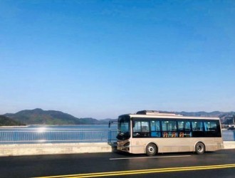 南昌公交新添17台电动公交车助力环保出行