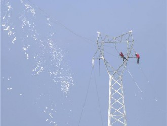 南方电网公司持续建设抗冰保底电网,有效应对多轮寒潮