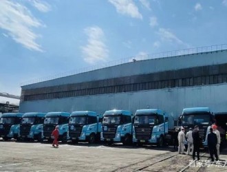 新疆安能数字物流40辆换电绿色重卡投入八钢厂区