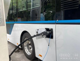 扩建充电桩 方便公交车充电