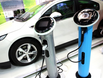 1-5月新能源汽车、充电桩产品产量分别增长37％和57.7％