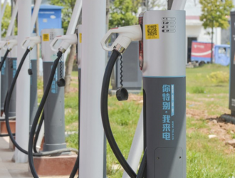 一座电动汽车标准充电站应该具备什么？